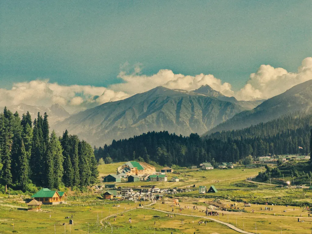 Kashmir Tour Package - Kashmir Tour Packages Taxi