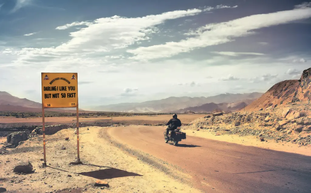 Kashmir To Leh Overland Drive Package - Kashmir Tour Packages Taxi