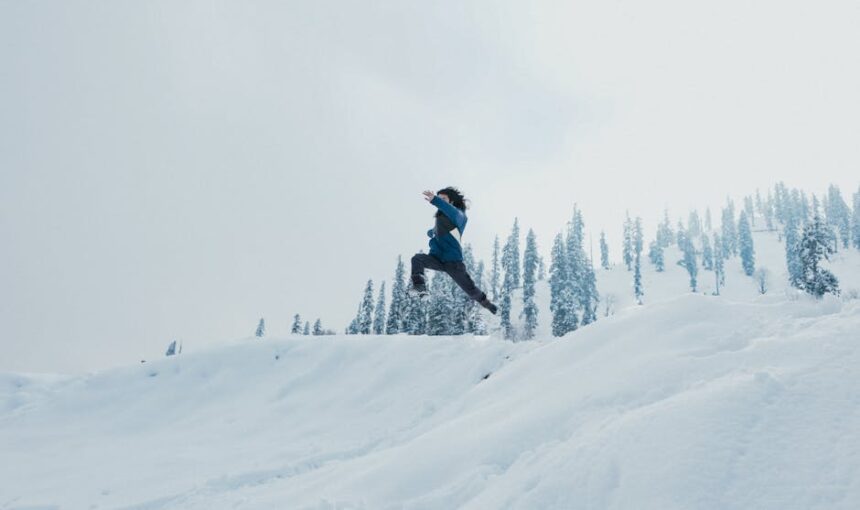 Couple Photoshoot in Gulmarg: 12 Romantic Spots & Professional 1 Couple Photoshoot in Gulmarg: 12 Romantic Spots & Professional