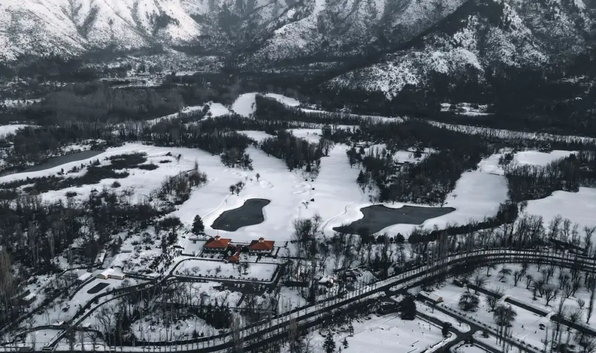 Kashmir in February 2027: Snow, Skiing and Travel Guide 2 Kashmir in February 2027: Snow, Skiing and Travel Guide