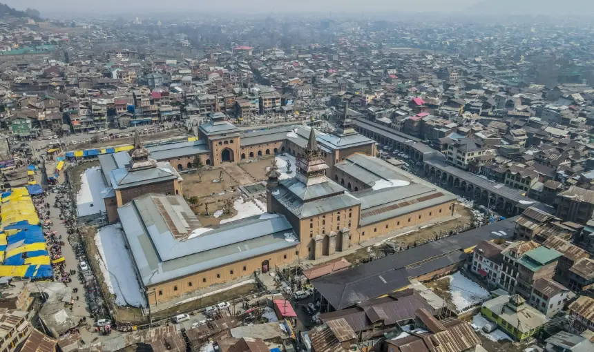 Jamia Masjid Srinagar: Visitor Guide 2026 1 Jamia Masjid Srinagar: Visitor Guide 2026