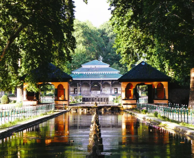 Shalimar Garden Travel Guide 2 Shalimar Garden, srinagar