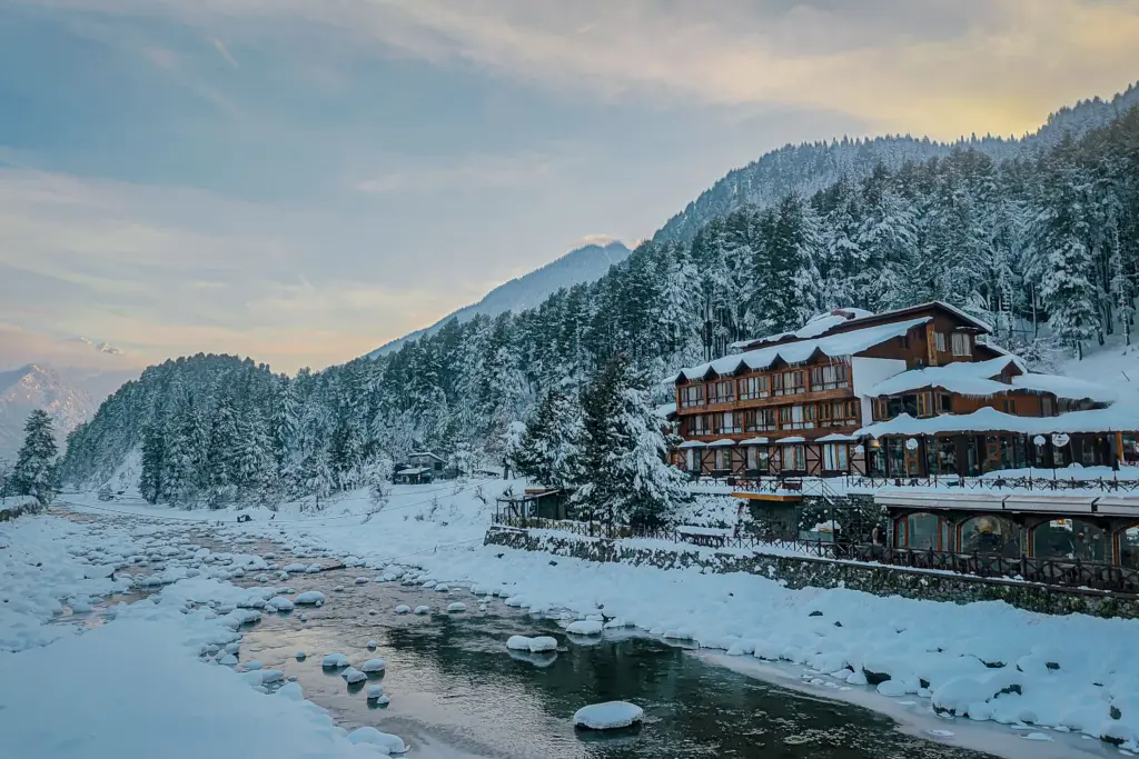 kashmir honeymoon tour package 6 days